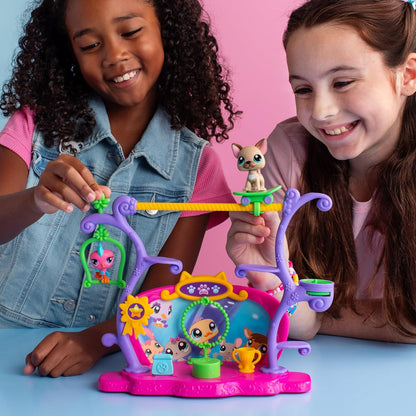 Littlest Pet Shop Conjunto Pets Got Talent | Conjunto LPS com 2 miniaturas exclusivas de animais de estimação, 5 acessórios, 1 cartão colecionável e 1 código virtual | Brinquedos colecionáveis de animais para meninas e meninos