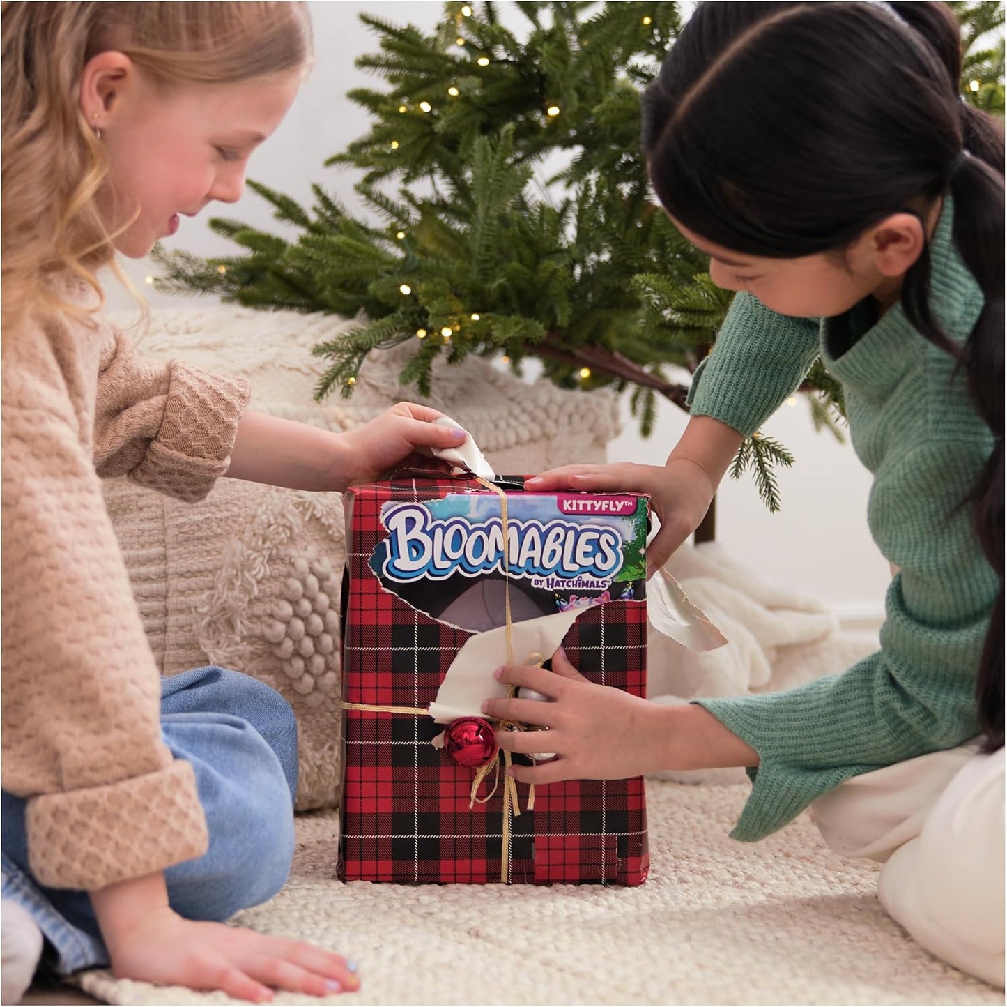 HATCHIMALS Bloomables, brinquedo interativo surpresa e flor com revelação e transformação repetíveis, mais de 100 sons e reações (os estilos variam), brinquedos infantis para meninas e meninos.