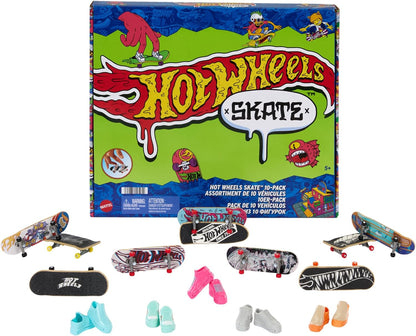 Hot Wheels Skate Fingerboards 10-Pack, conjunto de 10 skates de dedo com 5 pares de tênis de skate removíveis com gráficos com tema Hot Wheels, HTP59