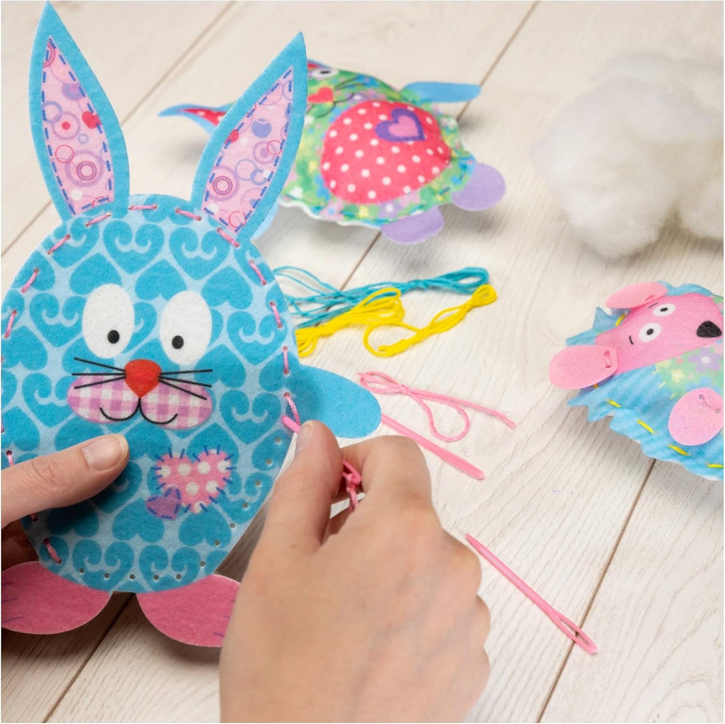 Galt Toys, Amigos de Feltro, Kit de Costura, Kits de Artesanato Infantil, A partir de 6 Anos, Galt Toys, Feltragem Divertida, Artesanato em Feltro para Crianças, A partir de 5 Anos, Galt Toys, Costure uma Imagem, Kits de Artesanato Infantil