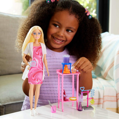 Barbie Boneca Cientista e Acessórios com Boneca Loira Fashion, Mesa de Laboratório, Microscópio, Copo que Muda de Cor e Acessórios para Placa de Petri, JCR70