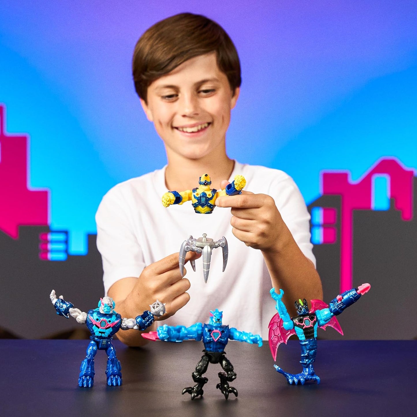 Mega Pacote MrBeast Lab Hybrids, 4 Bonecos Combináveis, 7 Acessórios
