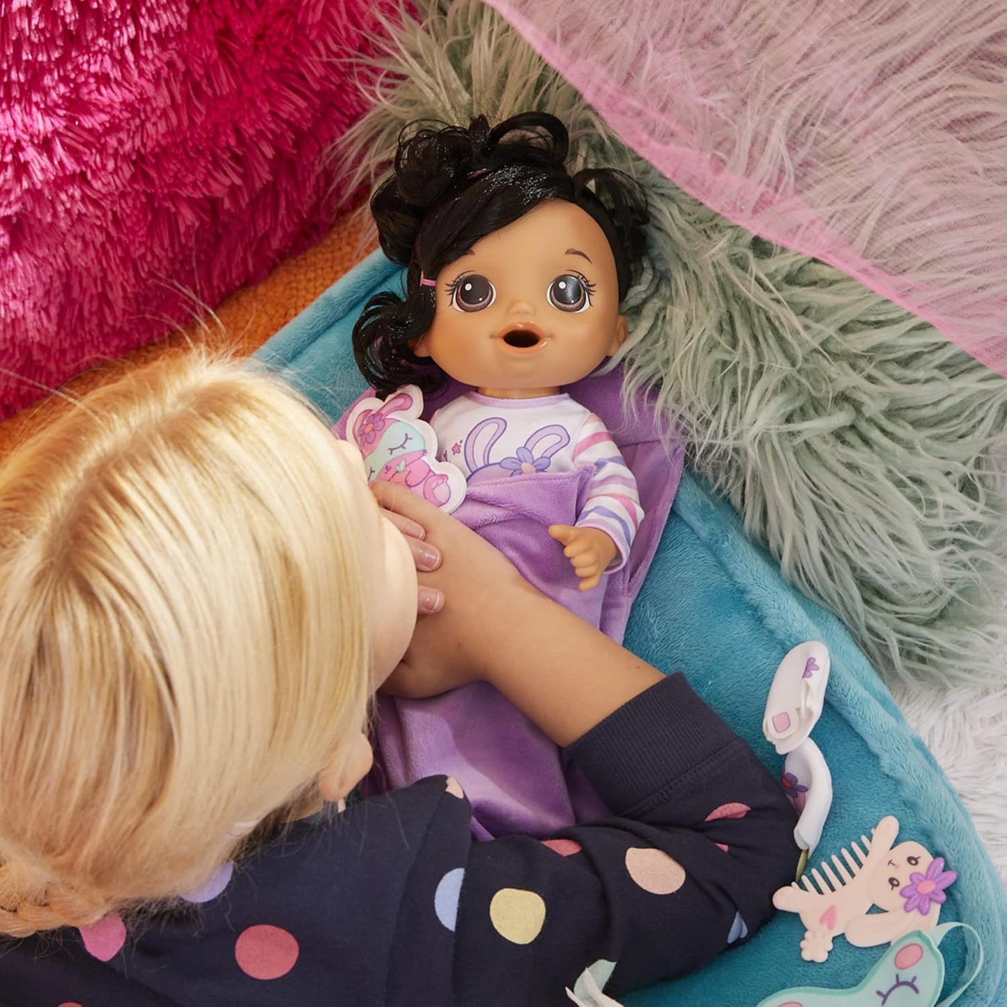 Boneca Baby Alive Bunny Sleepover, bonecas de 12 polegadas com tema para dormir, saco de dormir e acessórios para bonecas com tema de coelho, brinquedos para meninas e meninos de 3 anos e acima, cabelo castanho (exclusivo da Amazon)