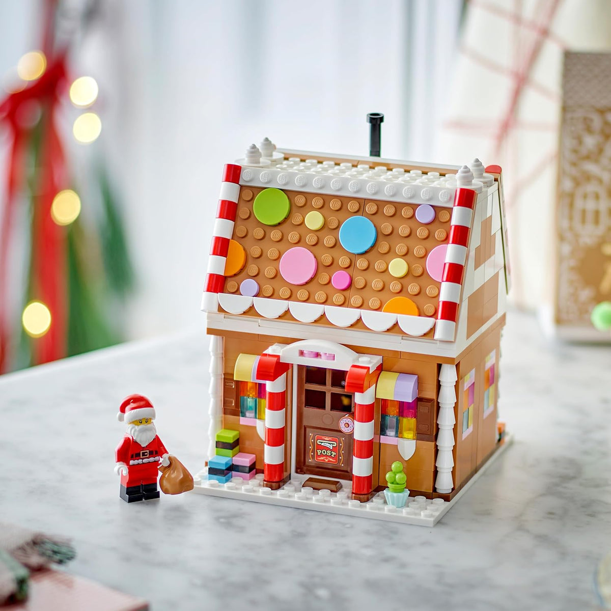 LEGO Casa de Pão de Mel Festiva 40809 | Brinquedo para meninas e meninos a partir de 10 anos, conjunto de artesanato natalino, minifigura do Papai Noel e acessórios, ideia de presente...