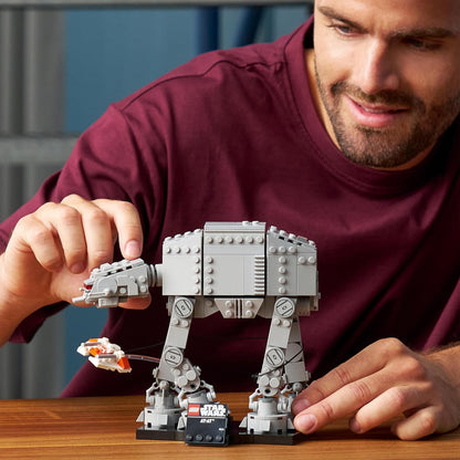 LEGO Star Wars 75440 Conjunto de Construção AT-AT para Adultos - Kit de Modelo para Exibição com Snowspeeder, Suporte e Placa de Identificação - Ideia de Decoração para Prateleira - Presente Colecionável para Fãs de O Império Contra-Ataca