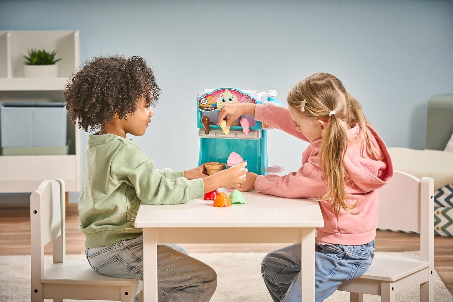 LeapFrog Count and Swirl Ice Cream Maker, brinquedo interativo de roleplay com 12 peças, brinquedo de cozinha de simulação ensina cores e sabores, brinquedo infantil para 2, 3, 4 anos ou mais