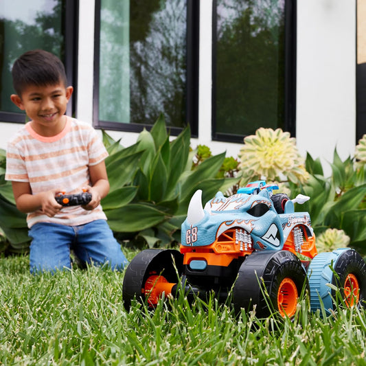 Hot Wheels Monster Trucks, Carro de Controle Remoto, HW Rhinomite Transformável em Escala 1:12 com Caminhão de Brinquedo Race Ace em Escala 1:64, Converte-se em Lançador, Conecta-se à Pista Laranja, HPK27