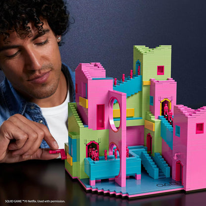 MEGA Brinquedo de Montar Squid Game – A Escadaria (1.707 peças), com figura articulada e com movimento, para colecionadores (HYL45)