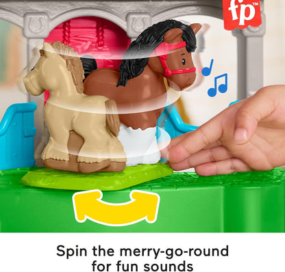 Fisher-Price Little People - Conjunto de Estábulo com Cavalos, Sons, Figuras e Acessórios para Crianças a partir de 1 Ano, HWR84