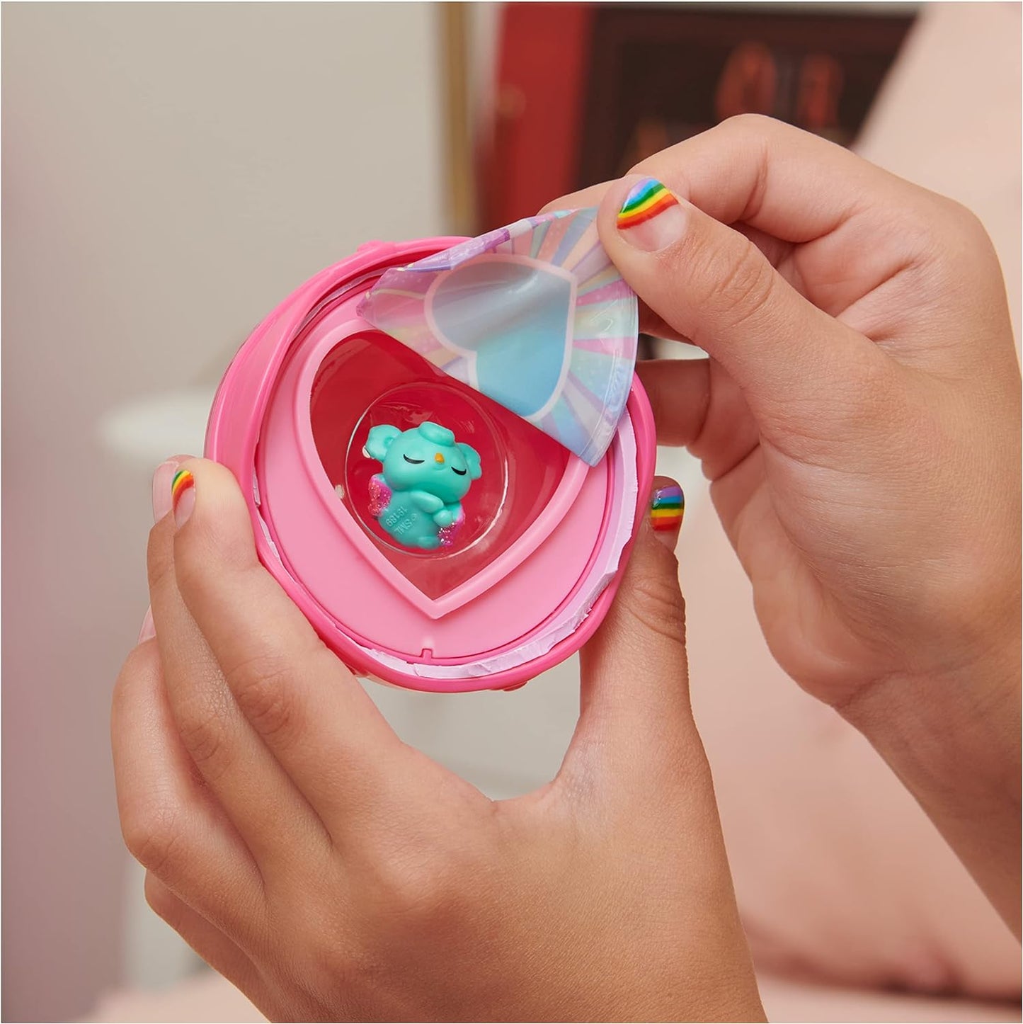 HATCHIMALS CollEGGtibles, pacote Rainbow-cation Sibling Luv com 1 criança grande, 1 bebê, cobertor de tecido (o estilo pode variar), brinquedos infantis para meninas de 5 anos ou mais