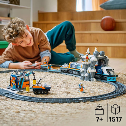 LEGO Conjunto de Trem Expresso Polar Ártico City Explorers - Inclui um Trem de Controle Remoto, Limpa-Neve, 22 Peças de Trilho e 6 Minifiguras, Além de uma Função de Queda de Rochas - Presente para Meninos a partir de 7 Anos - 60470