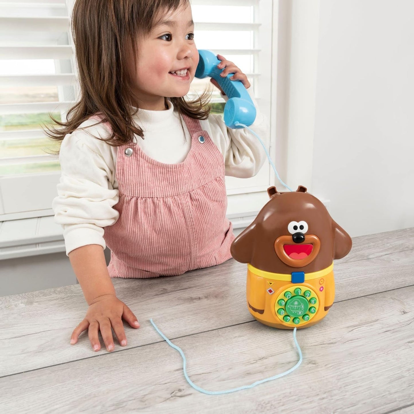 Hey Duggee Telefone interativo | Telefone de brinquedo infantil com rodas | Ei, Duggee e esquilos, brincam de telefone | Criança brincam de telefone | Brinquedos interativos para crianças | Telefone de brinquedo estilo tradicional | Crianças maiores