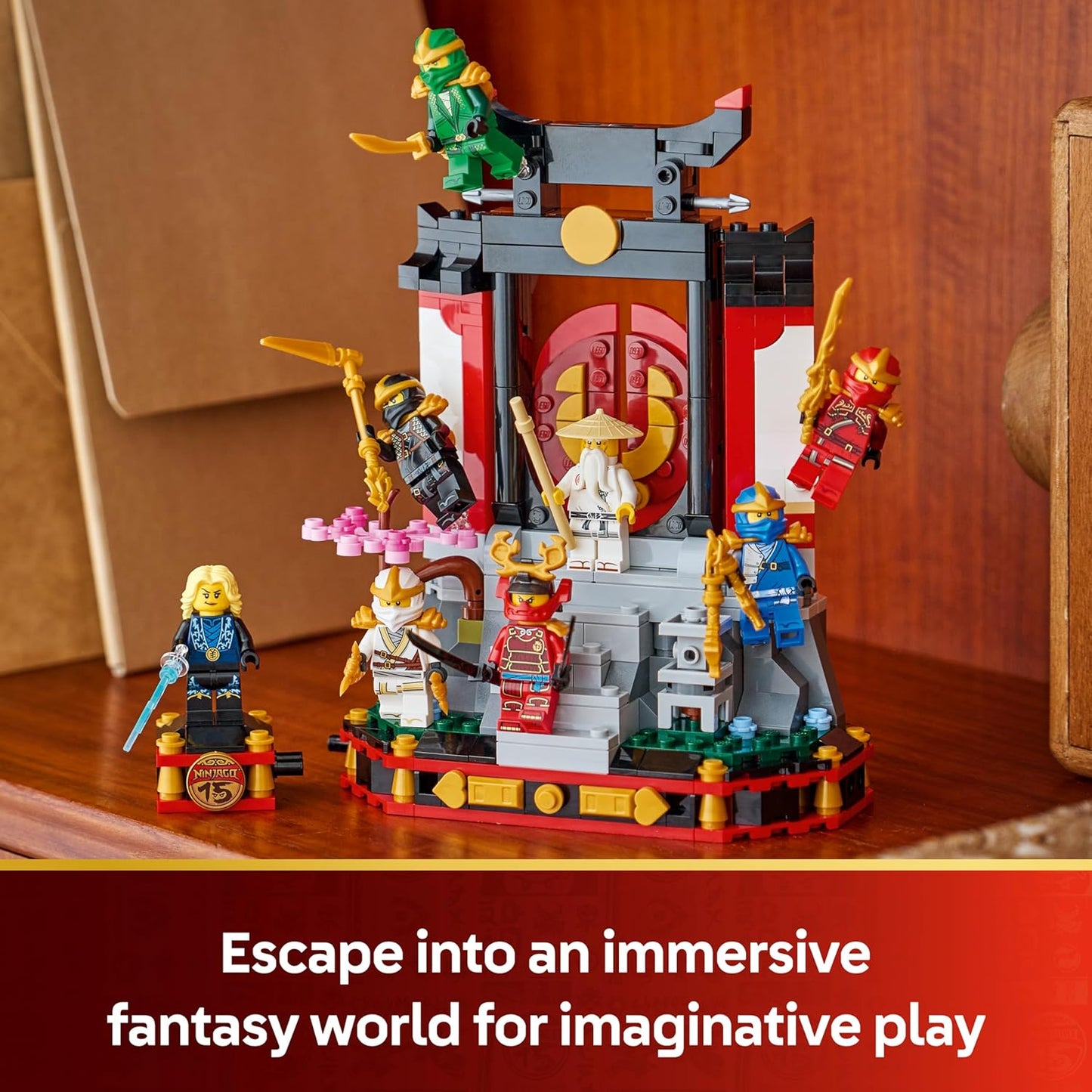 LEGO NINJAGO Expositor de Personagens Ninja 15º Aniversário - Kit de Montagem do Portão do Monastério com 8 Minifiguras Colecionáveis e Espadas - Presente Nostálgico para Meninos a partir de 14 Anos e Fãs Adultos - 71866
