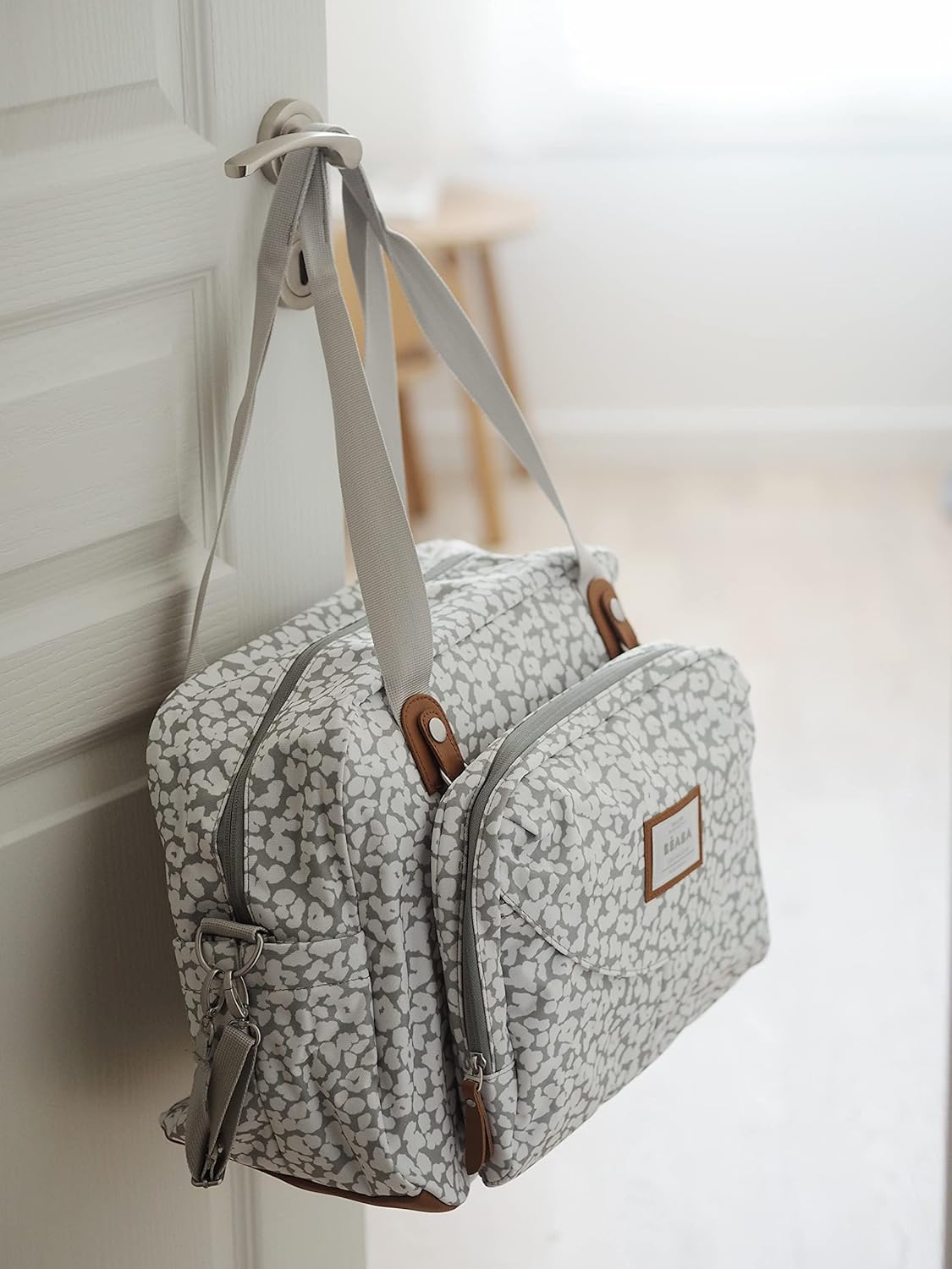 BÉABA - Genève II - Bolsa para Troca de Fraldas - Bolsa para Fraldas para Bebês e Recém-nascidos - Grande capacidade - Trocador - Bolsa isotérmica para lancheira - Sistema de fixação para carrinho