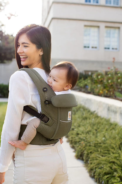 Ergobaby Adapt Carrier para recém-nascidos desde o nascimento, malha SoftFlex de 3 posições, posição ergonômica para transporte do bebê na frente para dentro e nas costas, verde oliva