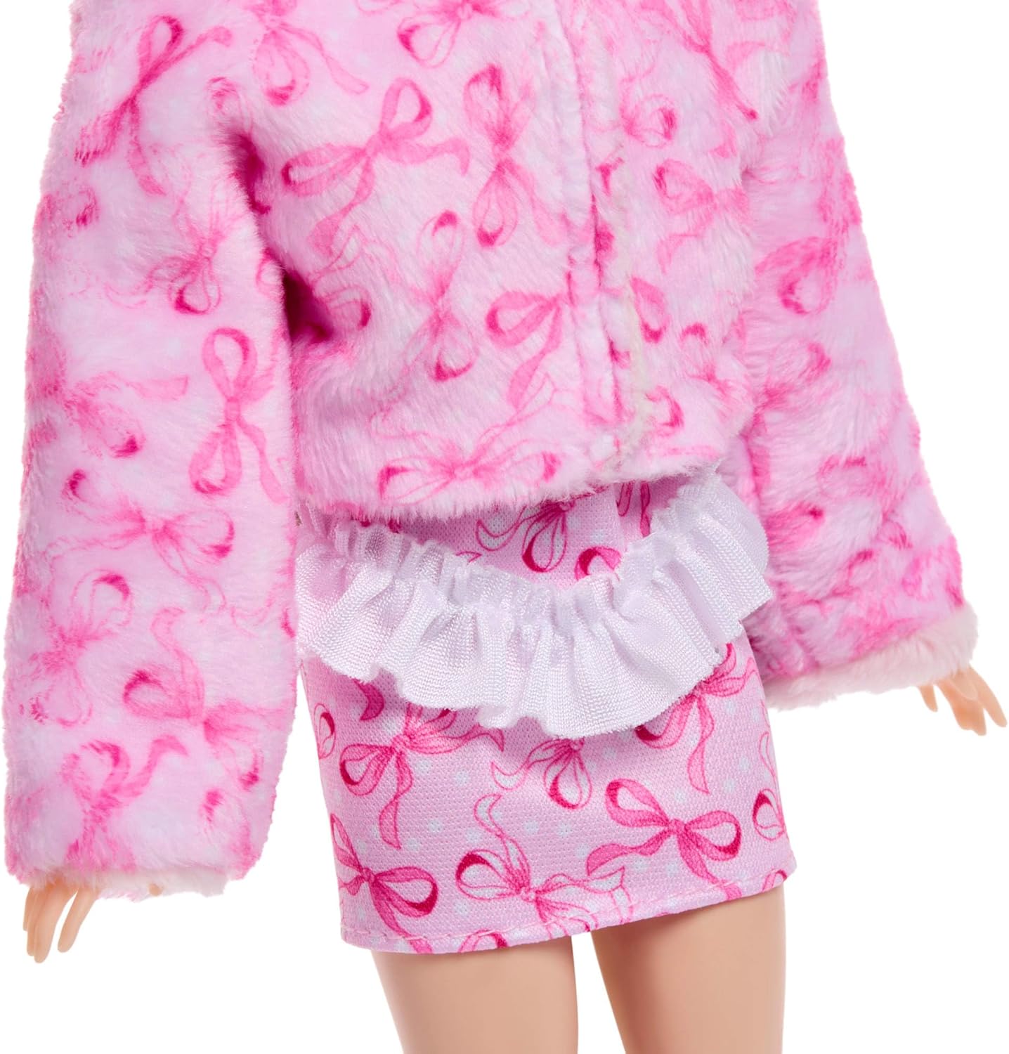 Barbie Cutie Reveal Boneca e Acessórios, Série Cuddly Cordeiro com 10 Surpresas Incluindo Mudança de Cor e Mini Animal de Estimação, JJP66