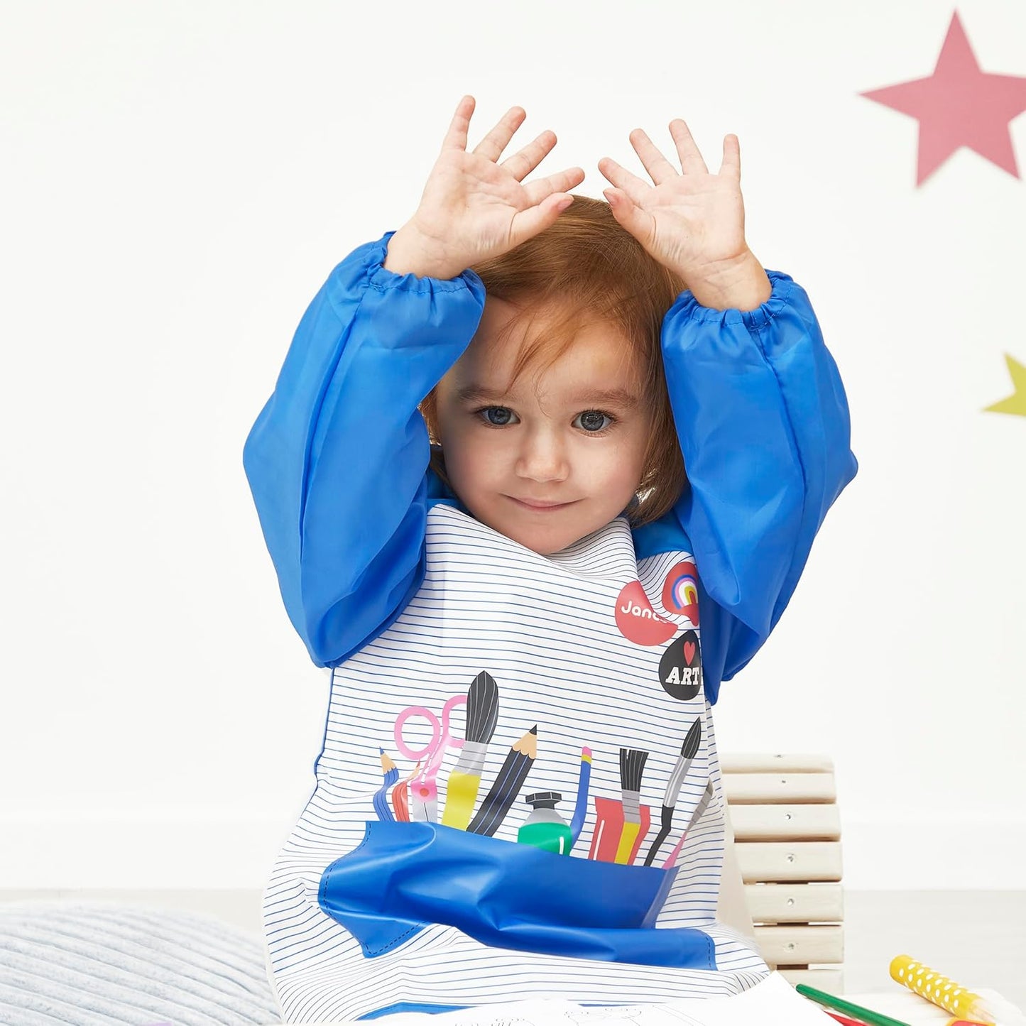 Janod - Pincéis - 4 tamanhos diferentes - Pincéis, Janod - Tintas para dedos para bebês a partir de 1 ano, Janod - Paleta de tinta à base de água - 12 almofadas e pincel, Janod - Avental de pintura infantil a partir de 18 meses