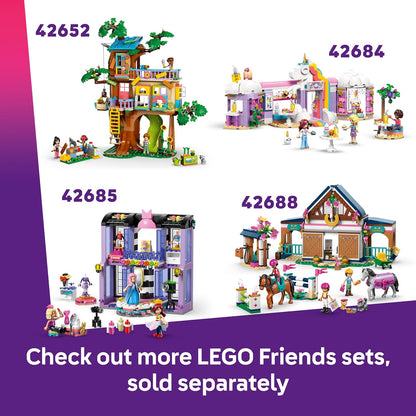 LEGO Friends Heartlake City Friends Club House Brinquedo - Conjunto em Miniatura com 5 Mini Bonecas, 3 Figuras de Animais de Estimação, incluindo Gato de Brinquedo, e Acessórios - Presente de Aniversário para Meninas a partir de 8 Anos - 42689