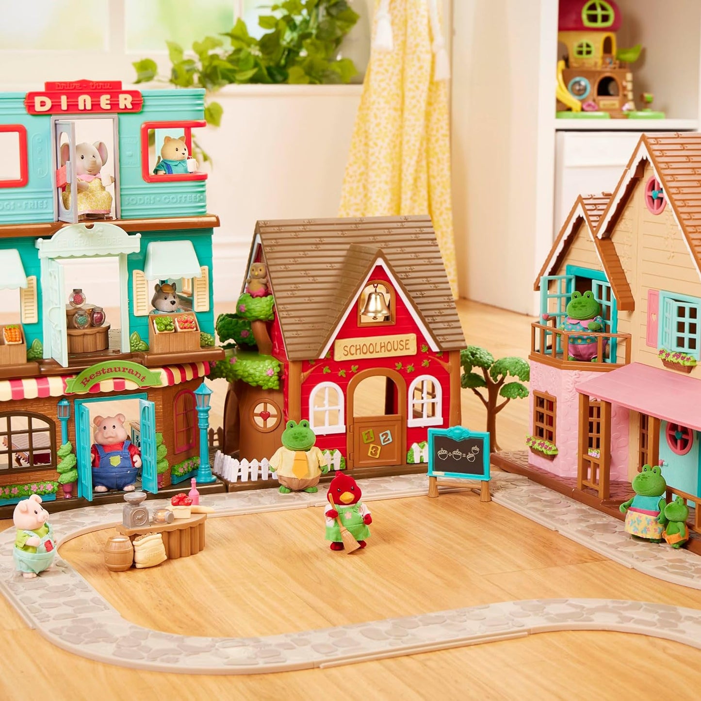 Li'l Woodzeez - Honeysuckle Hillside Cottage - Juego de 20 piezas con casa de juegos, muebles y accesorios - Casas en miniatura y juegos para niños de 3 años en adelante