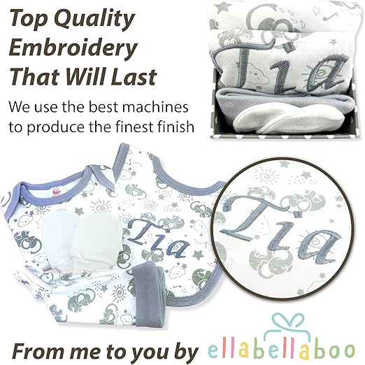 ellabellaboo Presentes personalizados para bebês da – A pequena caixa de presente contém 1 babador personalizado. Outras roupas essenciais para bebês incluem um body, um chapéu e luvas anti-arranhões.