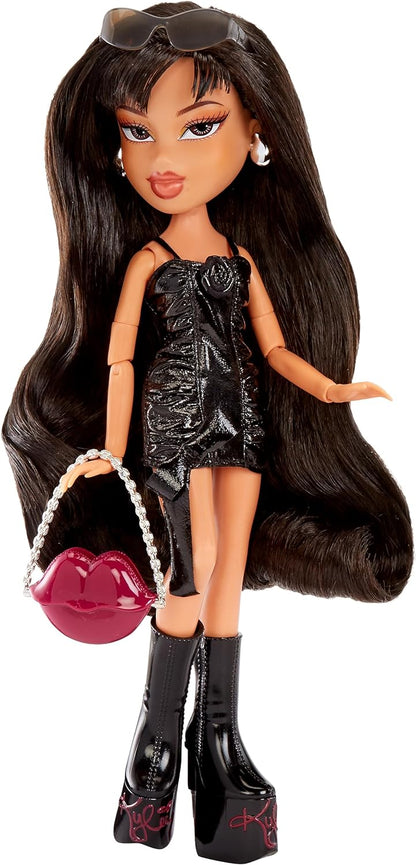 Bratz x Kylie Jenner - Day Fashion Doll - Boneca colecionável com roupa diurna, acessórios e pôster - Para crianças e colecionadores com mais de 6 anos