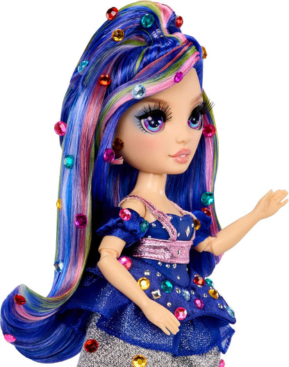 Rainbow High Be Dazzling - Genevieve Bleue - Boneca Fashion Azul de 28cm com Ferramenta para Aplicar Brilho, Gemas Brilhantes e Acessórios de Estilo
