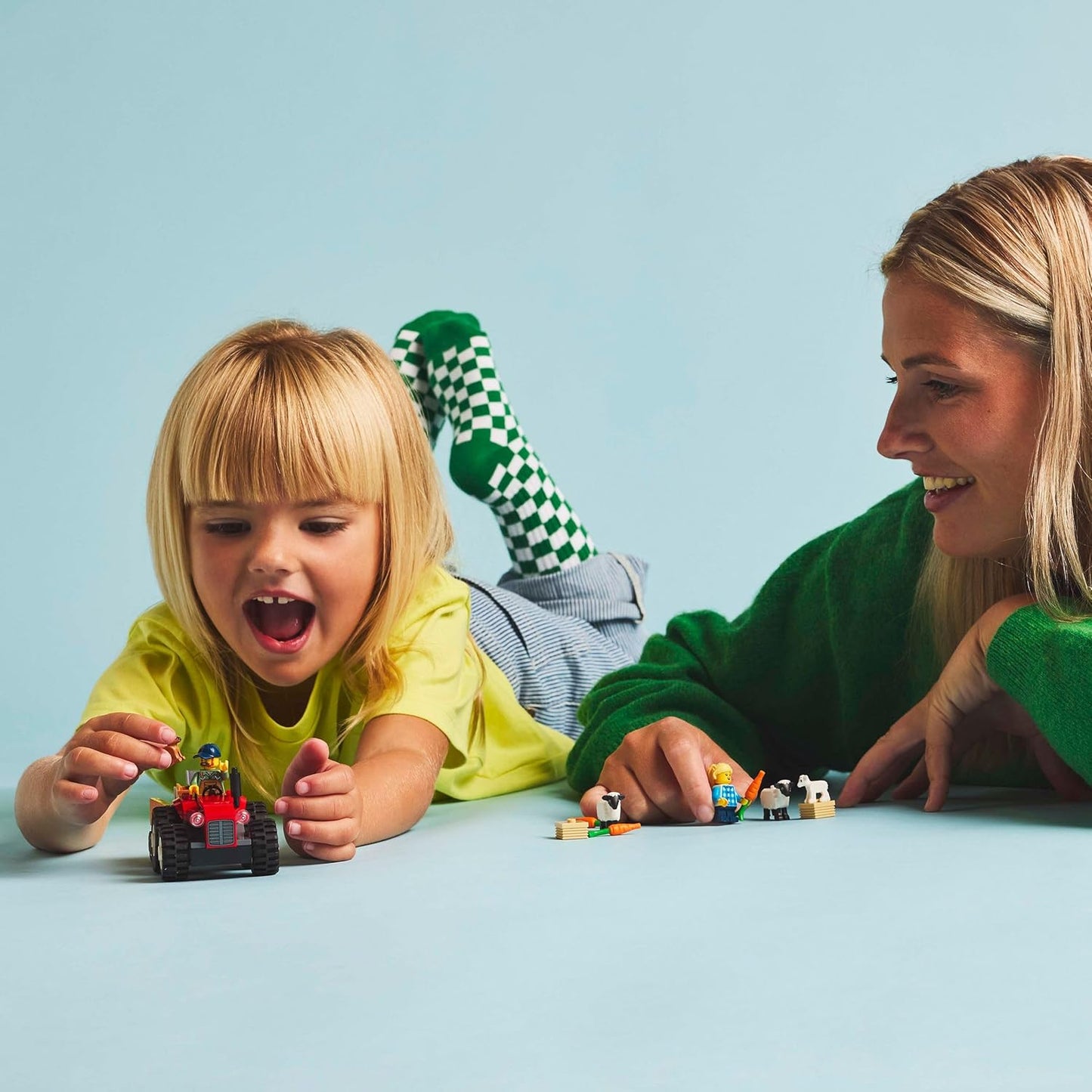 LEGO City 60461 Trator agrícola vermelho com trailer e conjunto de brinquedos para ovelhas - Conjunto de brinquedos com figuras de animais - Brinquedos Montessori para meninos e meninas de mais de 4 anos - Presentes de aprendizagem precoce