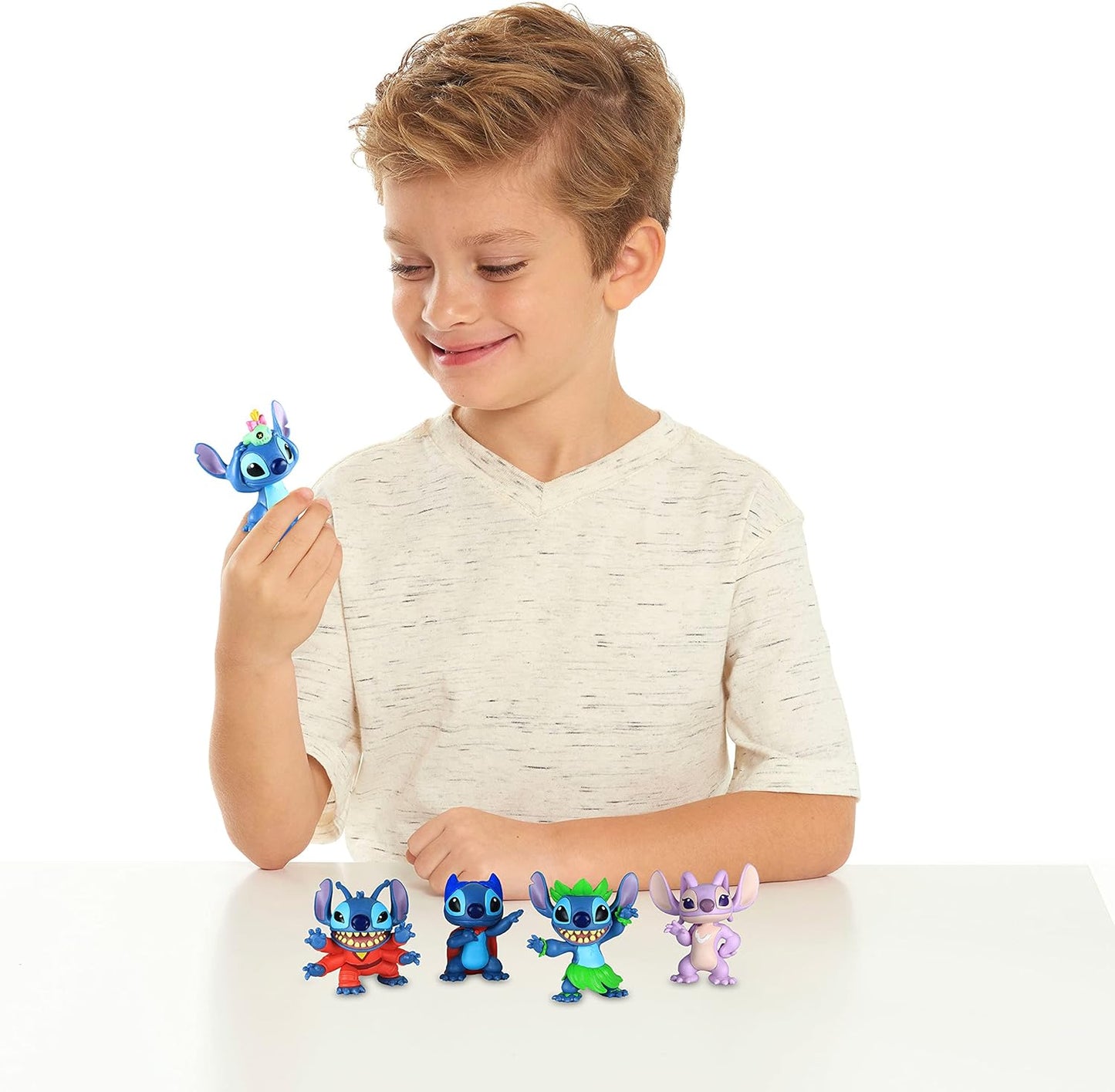 Disney, Conjunto de figuras colecionáveis do Stitch, da Lilo da com 5 peças, brinquedos infantis para crianças a partir de 3 anos da Just Play.