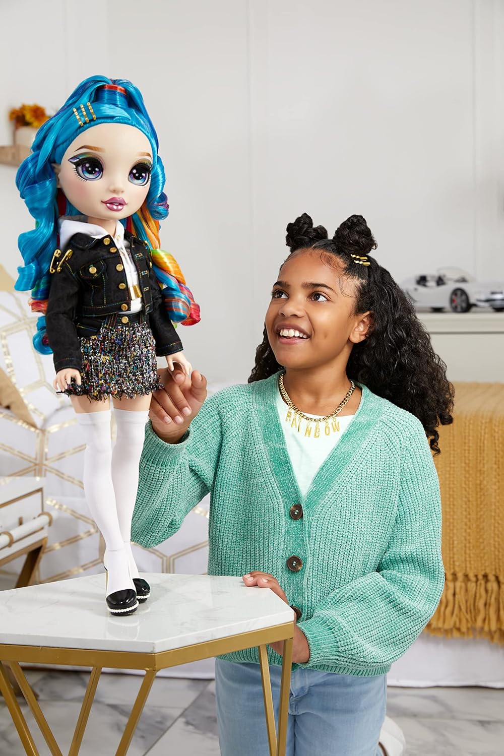 Rainbow High Boneca grande - Brinquedo para crianças - Boneca fashion de edição especial de 60 cm - Cabelo arco-íris multicolorido de 35 cm e mais de 25 acessórios, ótimo presente para crianças, para idades de 6 a 12 anos