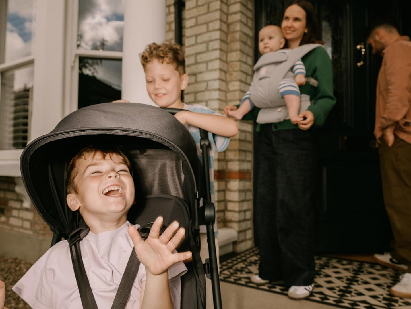 Ergobaby Carrinho de Bebê Metro3 com Função de Reclinação, Ideal para Bebês de 0 a 4 Anos (do Nascimento até 22kg), Dobrável e Compatível com Bebê Conforto, Alça Ajustável em Altura, Assento Ergonômico, Preto Ônix