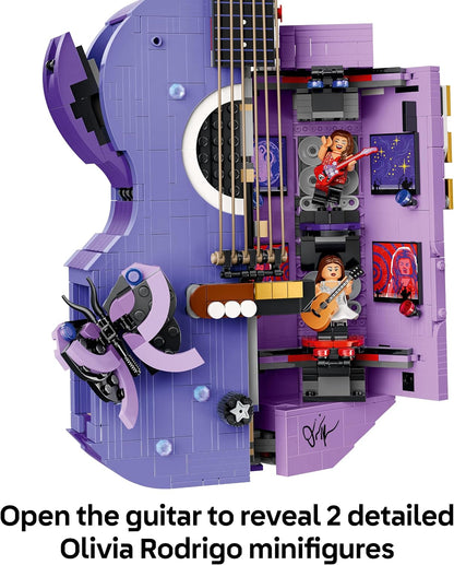LEGO Edição Guitarra Dupla da Olivia Rodrigo – Kit de Modelo 3D com 2 Minifiguras, Estrelas e Borboletas – Decoração para Quarto Infantil – Presente Musical para Adolescentes (Meninas e Meninos) e Fãs a partir de 14 Anos – 43031