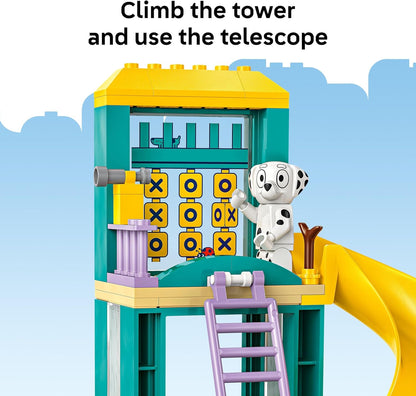 LEGO Diversão no playground Bluey com Bluey e Chloe - Brinquedo para meninas e meninos a partir de 4 anos - inclui 2 minifiguras, um balanço rosa funcional, escorregador, estrutura de escalada e 3 plantas - Presente.