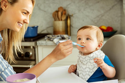 Munchkin Conjunto de colheres para desmame de bebê com alças ergonômicas, tigelas para bebês - conjunto de tigelas de plástico brilhantes, xícaras para crianças, conjunto de pratos para bebês | Pratos empilháveis para crianças,