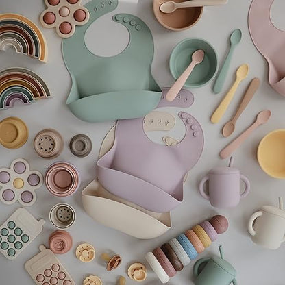 Mushie Babador de Silicone Baby | Babadores Impermeáveis com Ajuste Perfeito | Babadores Fáceis de Limpar para Alimentação do Bebê | 4 Tamanhos Ajustáveis com Bolsos Frontais Fundos | 100% Livre de BPA e Ftalatos