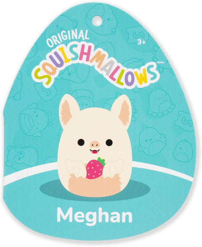 Squishmallows Original de 7,5 Polegadas – Meghan, a Morcego-da-fruta Creme Segurando um Morango – Pelúcia Oficial Jazwares