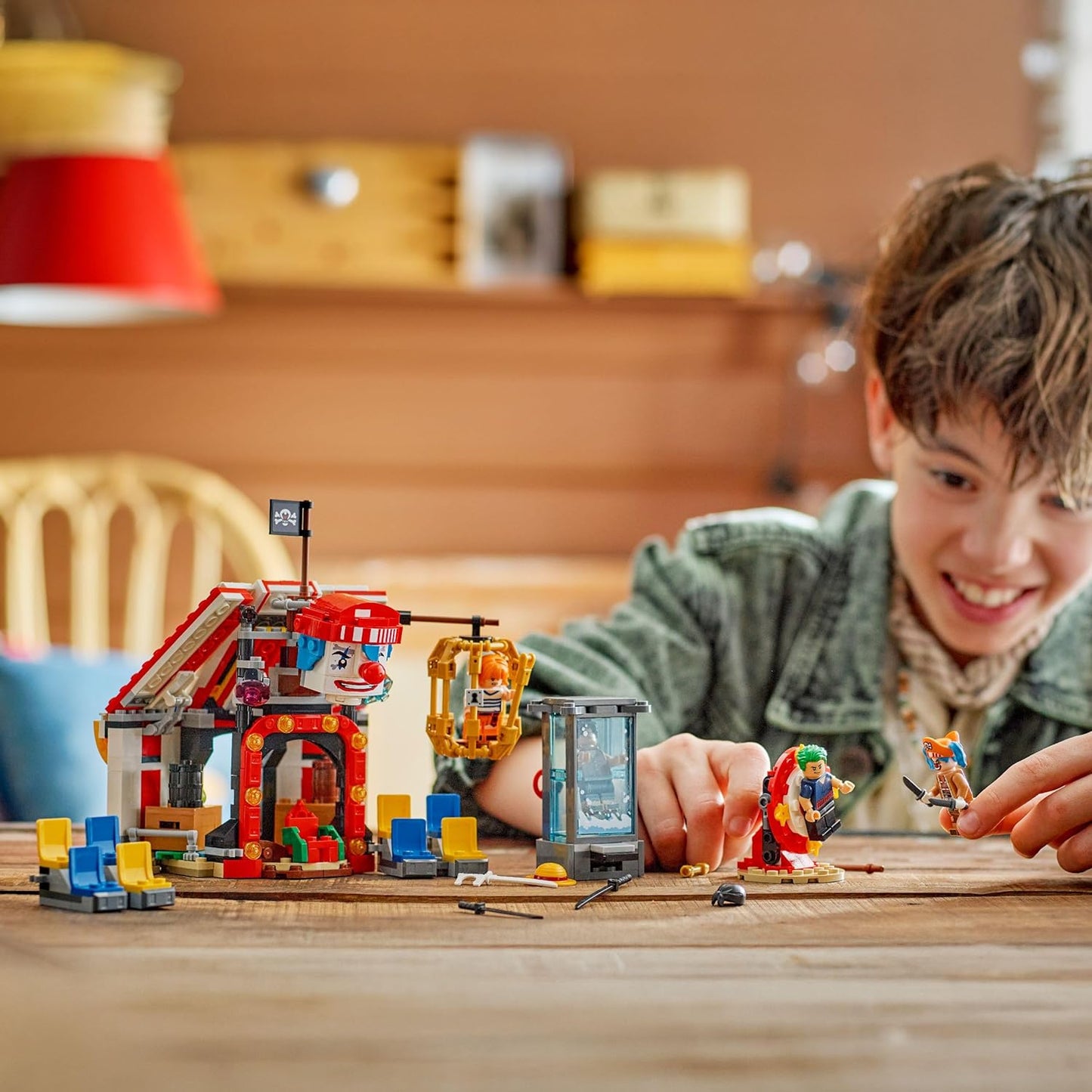 LEGO ONE PIECE Tenda de Circo do Buggy, o Palhaço - Brinquedo Interativo com 4 Minifiguras, incluindo Luffy, Nami e Zoro, além de 2 Cartazes de Procurado - Presente de Anime para Meninos, Meninas e Fãs a partir de 8 Anos - 75637