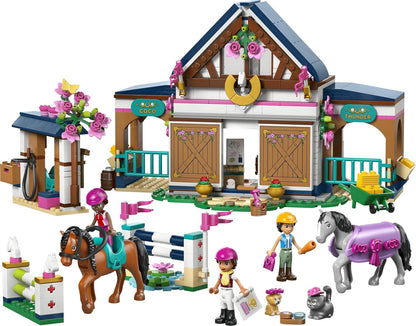 LEGO Friends Estábulo e Academia de Equitação - Conjunto de Brinquedo Educativo com 3 Mini Bonecas, 2 Figuras de Cavalos, um Cachorrinho e Acessórios de Higiene - Presente de Aniversário para Meninas a partir de 7 Anos - 42688