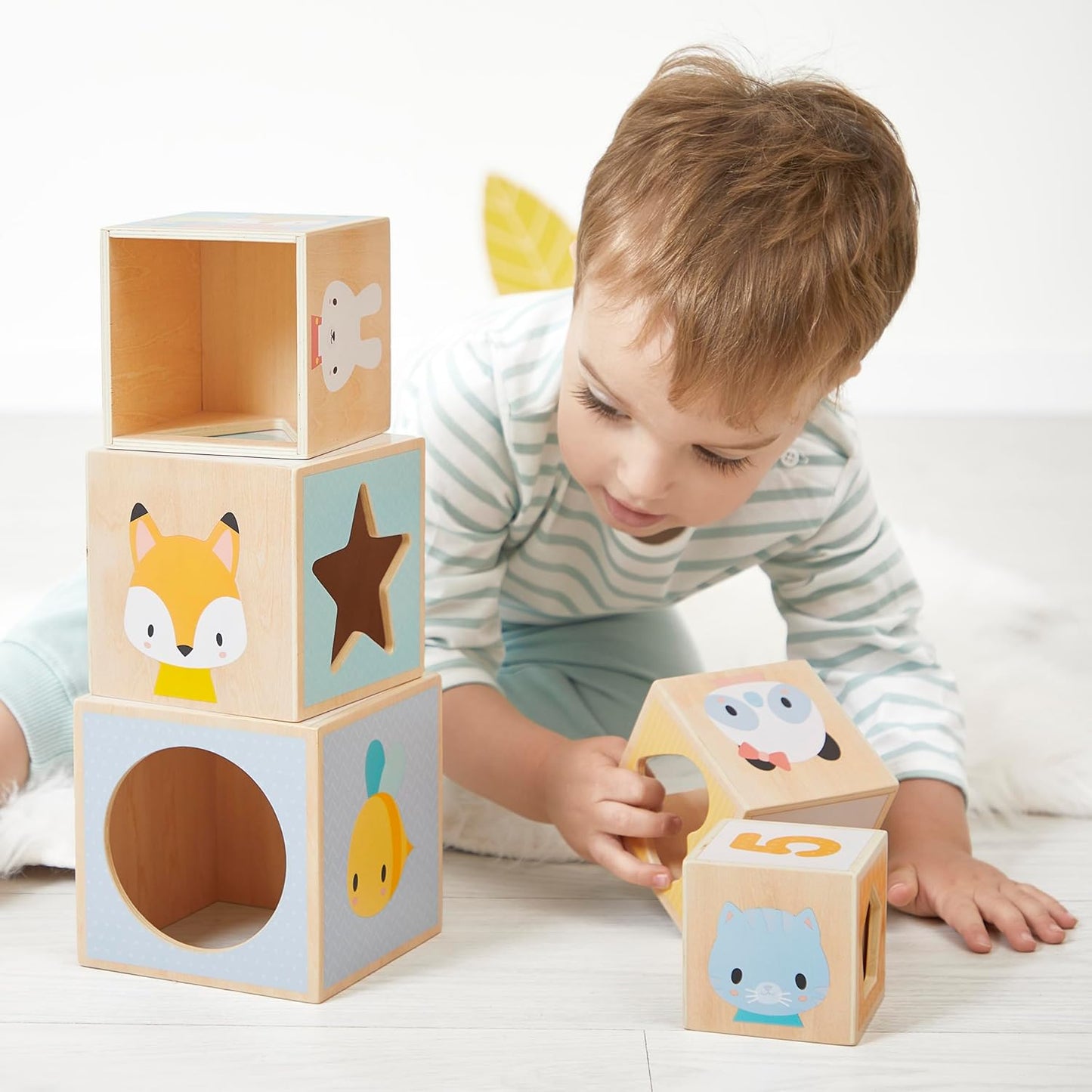 Janod - Minha primeira pirâmide de madeira - Brinquedo de aprendizagem precoce - 6 cubos empilháveis - Brinquedo de empilhar e encaixar - Desenvolve destreza e imaginação - Primeira idade - A partir de 12 meses, J05147