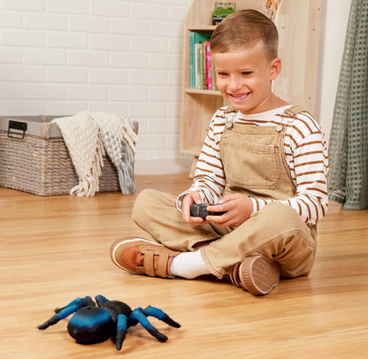 Terra by Battat – Tarântula de Controle Remoto para Crianças com Olhos de LED – Brinquedo de Aranha Realista com Pernas Móveis, Alta Velocidade e Giro de 360° – Animal Azul de Controle Remoto para Meninos e Meninas a partir de 6 Anos