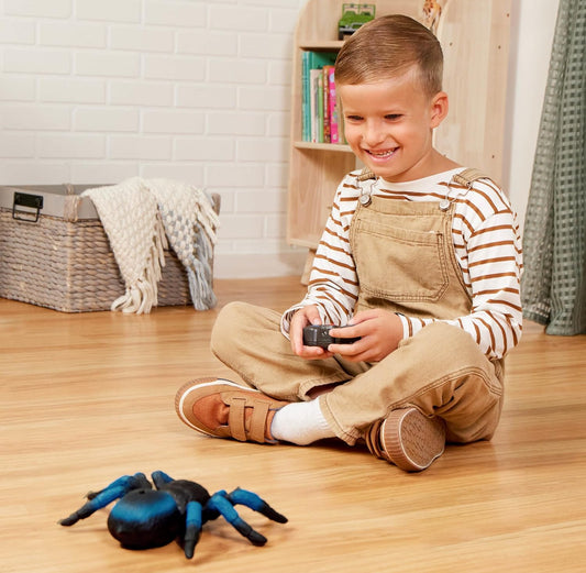 Terra by Battat – Tarântula de Controle Remoto para Crianças com Olhos de LED – Brinquedo de Aranha Realista com Pernas Móveis, Alta Velocidade e Giro de 360° – Animal Azul de Controle Remoto para Meninos e Meninas a partir de 6 Anos