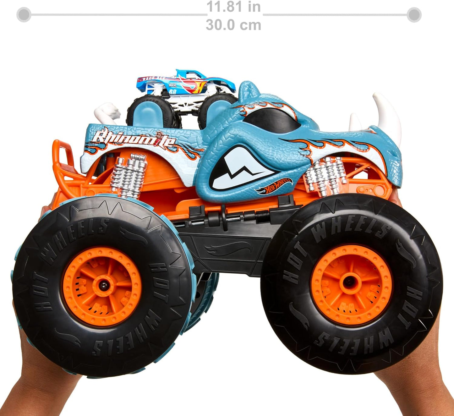 Hot Wheels Monster Trucks, Carro de Controle Remoto, HW Rhinomite Transformável em Escala 1:12 com Caminhão de Brinquedo Race Ace em Escala 1:64, Converte-se em Lançador, Conecta-se à Pista Laranja, HPK27