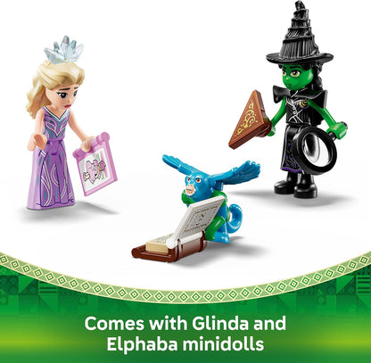 LEGO Wicked Emerald City e Castelo de Kiamo Ko - Brinquedo para Brincar e Exibir - Inclui Mini Bonecas da Elphaba e da Glinda, além de um Macaco e Acessórios - Presente para Meninas a partir de 9 Anos e Fãs do Filme - 75689