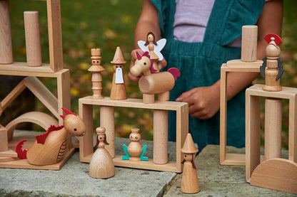 Conjunto de Figuras Encantadas de Madeira TickiT – 10 Personagens de Contos de Fadas para Brincadeiras Imaginativas, Miniaturas e Contação de Histórias, Marrom ou em Tons de Madeira