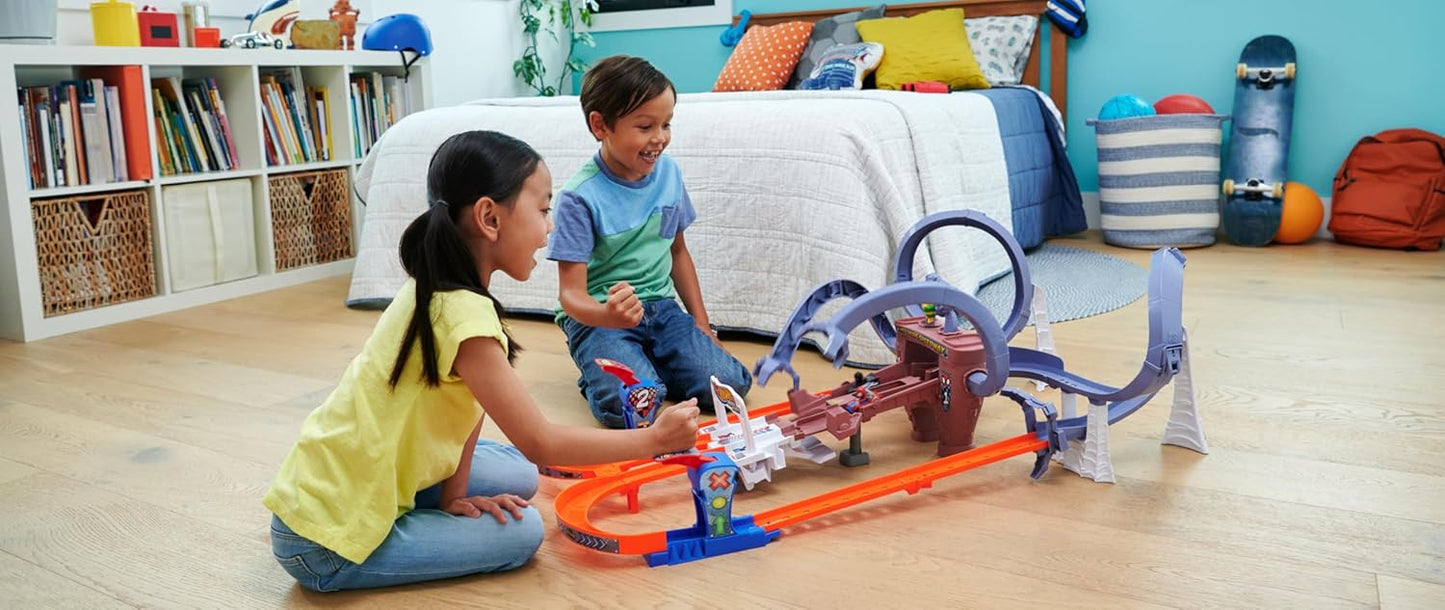 Hot Wheels RacerVerse Spider-Man’s Web-Slinging Speedway Track Set com Hot Wheels Racers Spider-Man e Black Panther, corrida de várias voltas para escapar do Doutor Octopus, HTM08