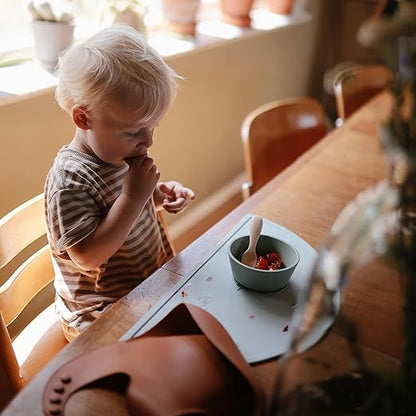 Mushie Babador de Silicone Baby | Babadores Impermeáveis com Ajuste Perfeito | Babadores Fáceis de Limpar para Alimentação do Bebê | 4 Tamanhos Ajustáveis com Bolsos Frontais Fundos | 100% Livre de BPA e Ftalatos