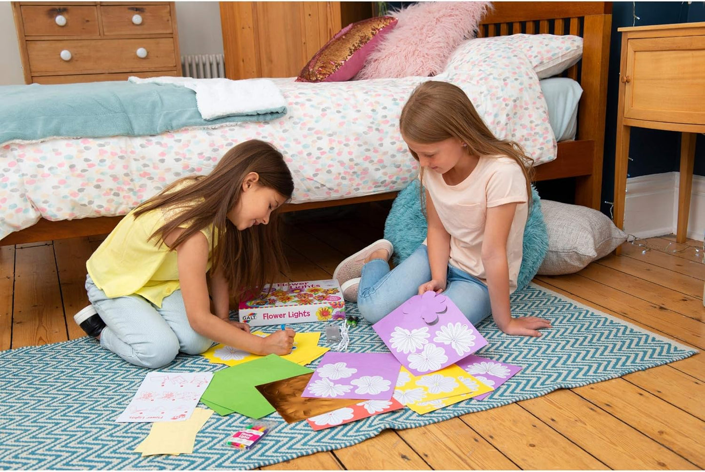 Galt Toys Dino Lights Origami LED Dinosaur Creative Craft Kit, Galt, Luzes de Fada, Kits de Artesanato para Crianças, Idades 5 Anos Acima, Médio, Galt Luzes de Flores - Conjunto de Artesanato e Artesanato Infantil Creative Cases