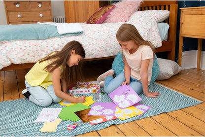 Galt Toys Dino Lights Origami LED Dinosaur Creative Craft Kit, Galt, Luzes de Fada, Kits de Artesanato para Crianças, Idades 5 Anos Acima, Médio, Galt Luzes de Flores - Conjunto de Artesanato e Artesanato Infantil Creative Cases