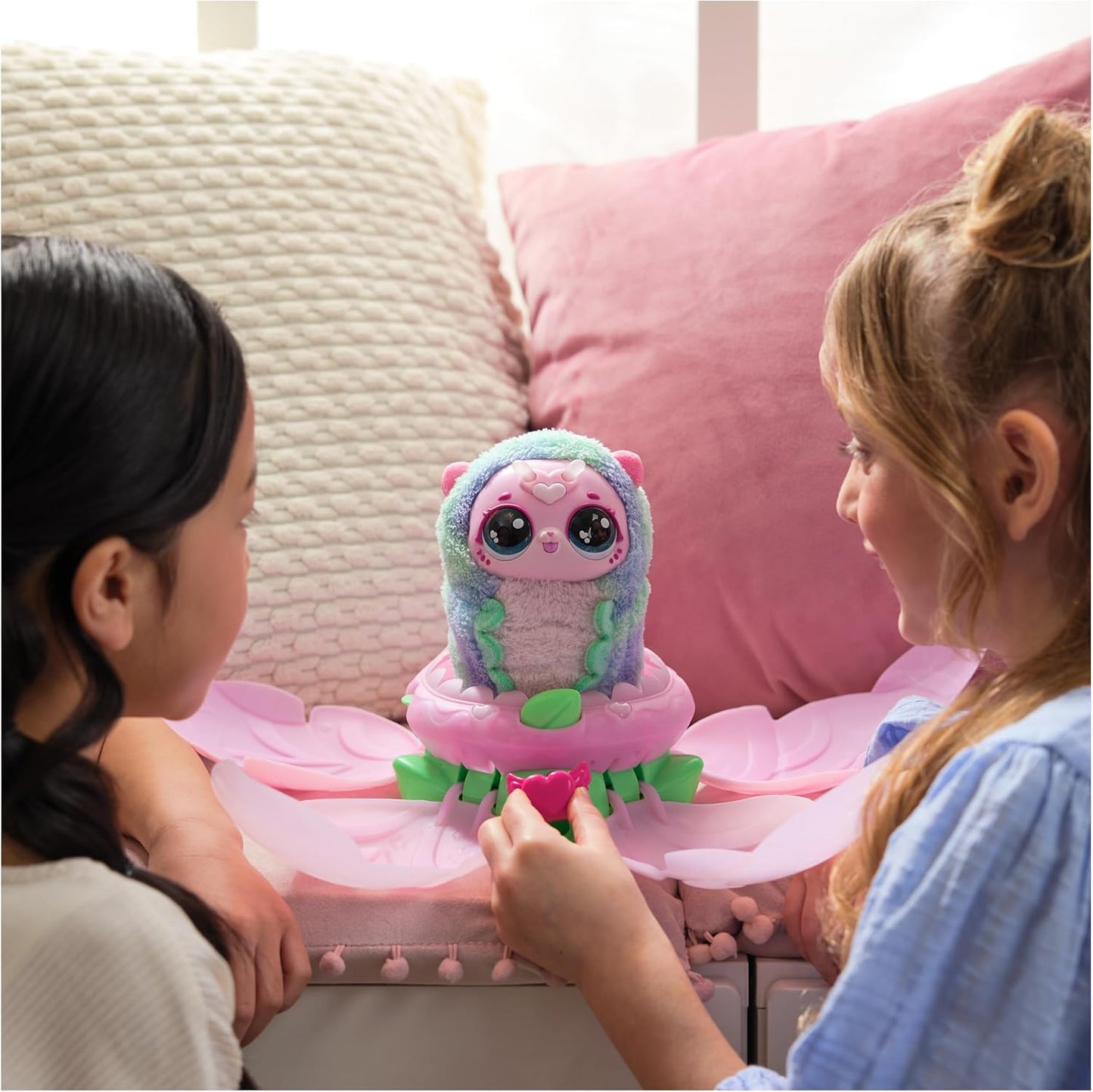 HATCHIMALS Bloomables, brinquedo interativo surpresa e flor com revelação e transformação repetíveis, mais de 100 sons e reações (os estilos variam), brinquedos infantis para meninas e meninos.