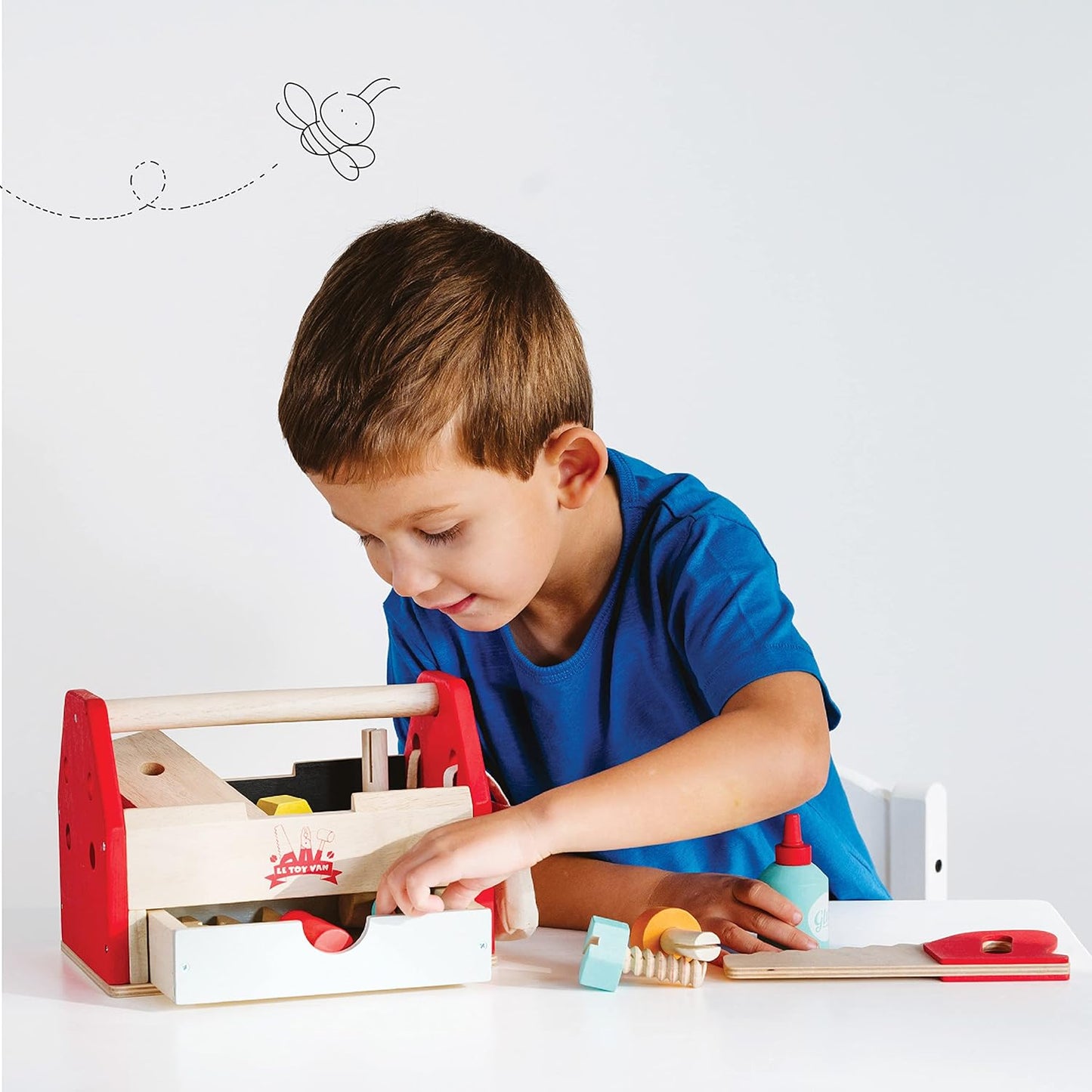 Le Toy Van - Carros e construção educacional Meu primeiro brinquedo de banco de ferramentas Conjunto de banco de ferramentas de madeira para dramatização | Finja brincar com ferramentas de madeira - adequado para crianças de 3 anos ou mais