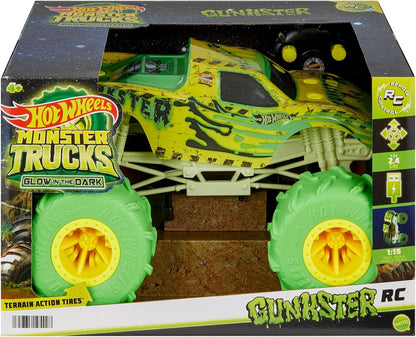Hot Wheels Monster Trucks Gunkster RC Truck em escala 1:15, brilha no escuro, pneus Terrain Action com capacidade off-road, HTP15